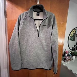 Nike dri-fit crewneck sweatshirt